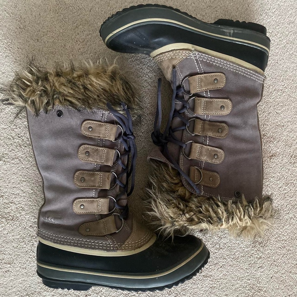 SUPER CUTE SNOW BOOTS BY SOREL!!!